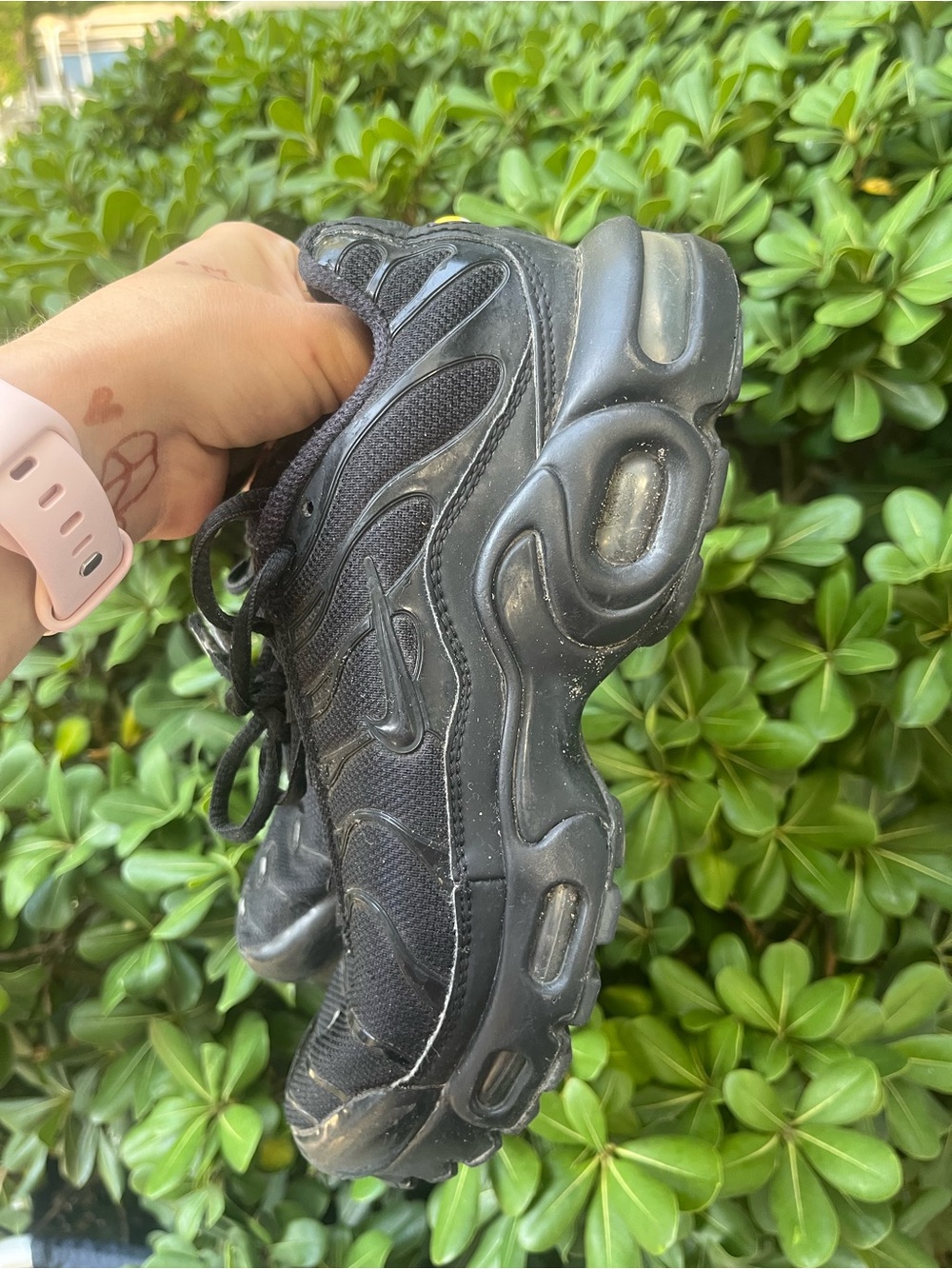 Boys size 5Y Nike Air Max Plus in all black
